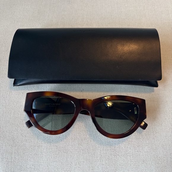 Tortoise Shell Sunglasses - Picture 2 of 6